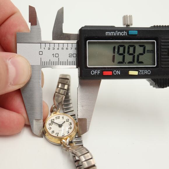 Vintage Helbros Round Gold Tone Cocktail 20mm Watch Silver Stretch w New Battery - Picture 2 of 13